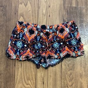 No boundaries shorts size M